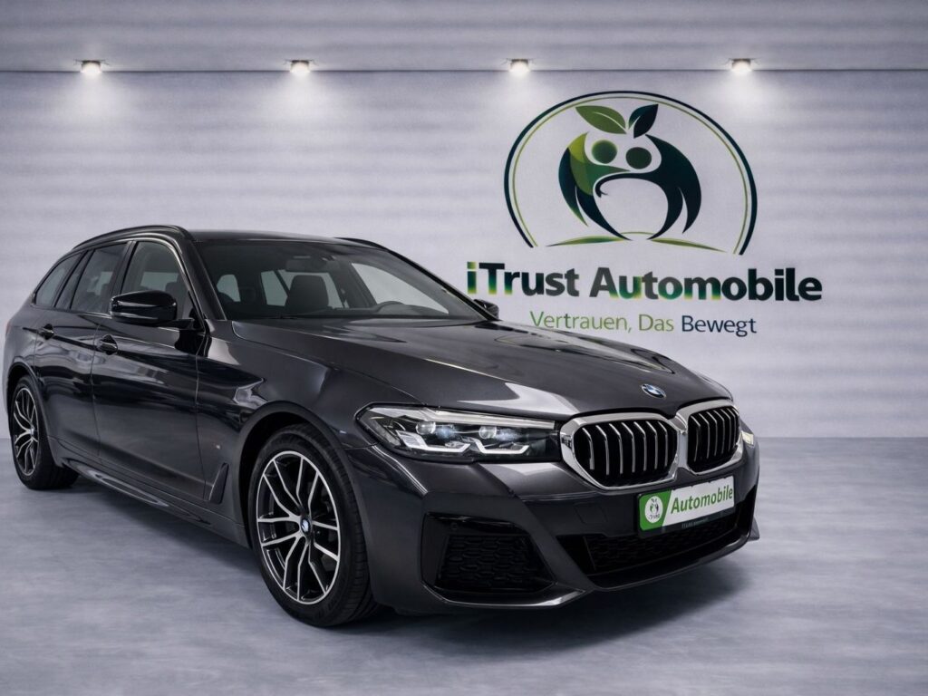 BMW 520d xDrive M Sport Touring HUD PANO LED CAM LIC
