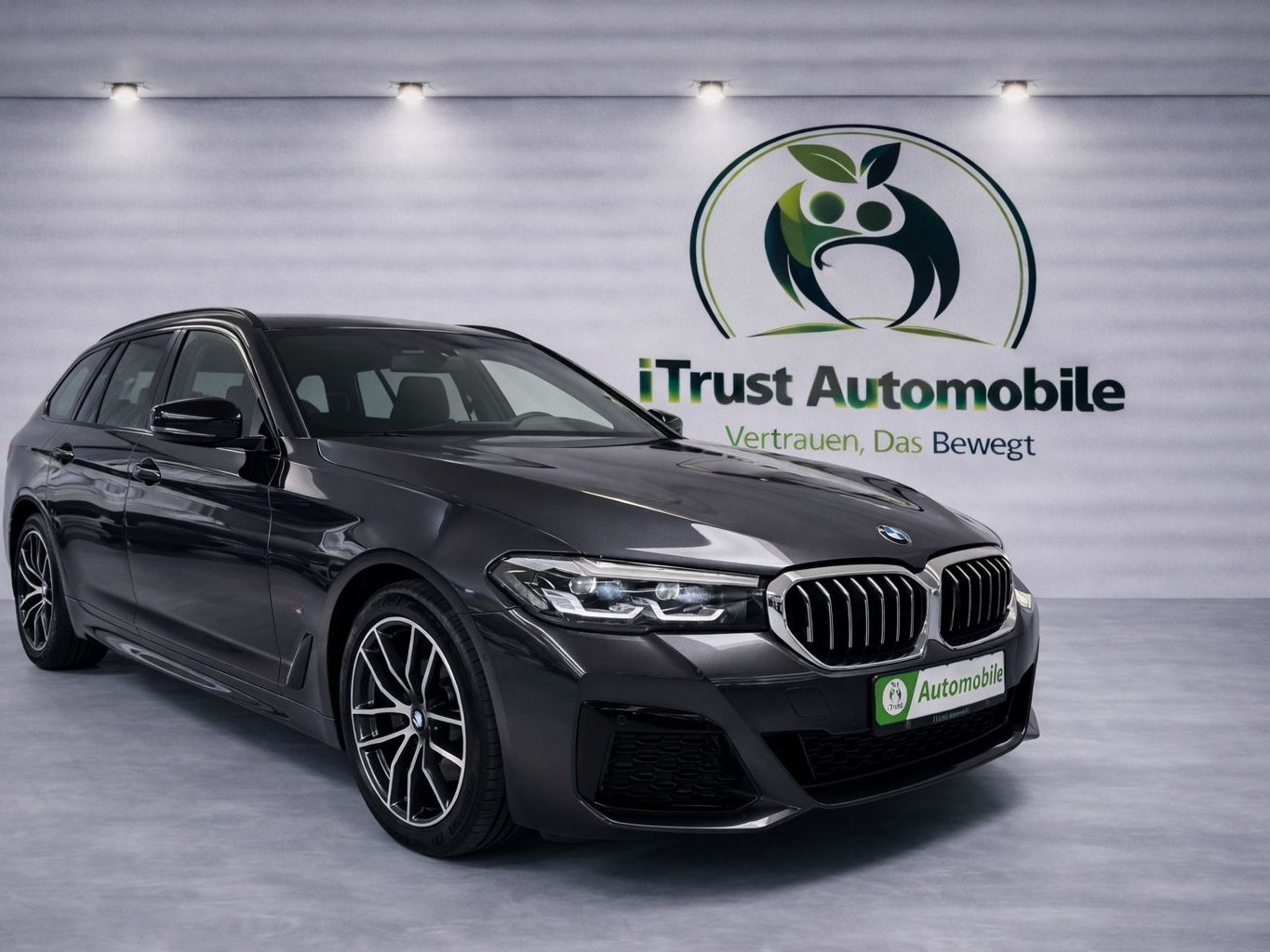 BMW 520d xDrive M Sport Touring HUD PANO LED CAM LIC