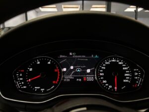 AUDI A4 Avant 30 TDI advanced 1.Hand Business-Paket 5